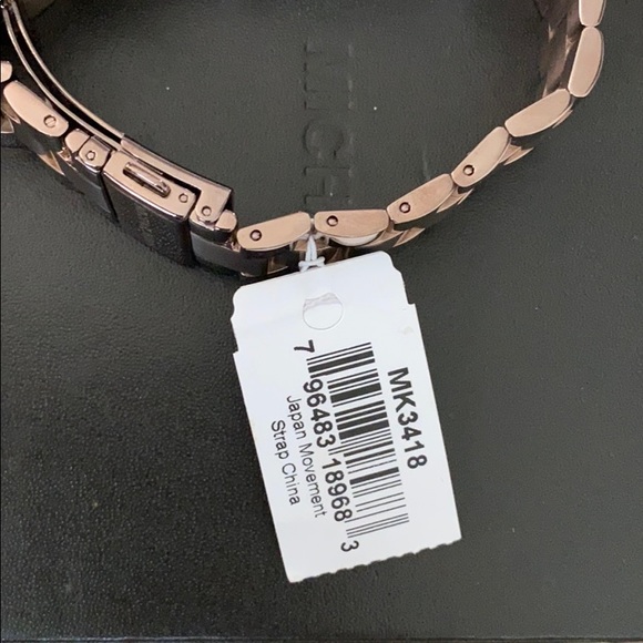 Micheals Kors Watch ❌❌SOLD❌❌ - Picture 3 of 4